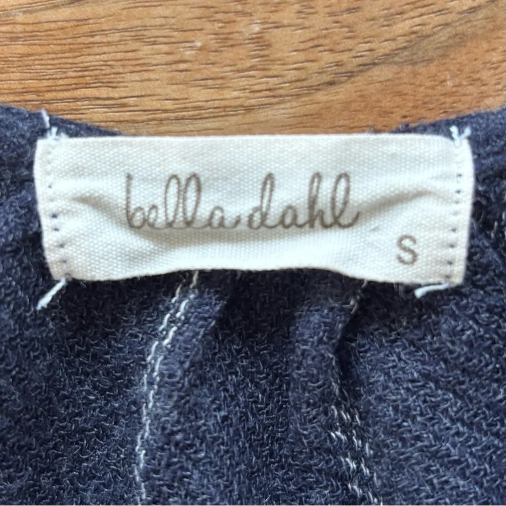 BELLA DAHL Women’s Small Tie Front Sweater Button Down Top Navy Blue P2P 20” - Picture 9 of 12